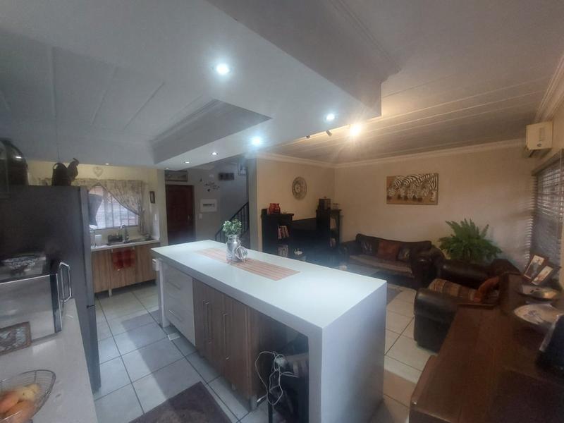 2 Bedroom Property for Sale in Dorandia Gauteng