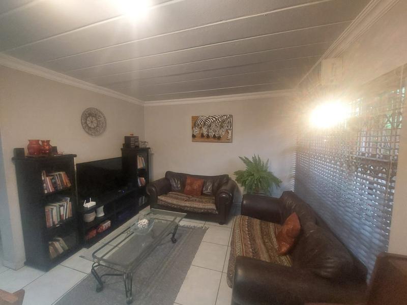 2 Bedroom Property for Sale in Dorandia Gauteng