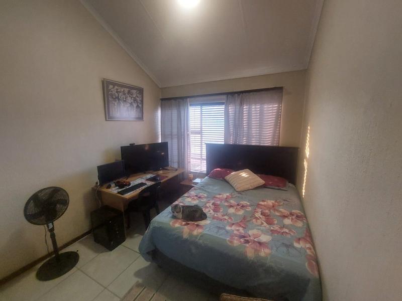 2 Bedroom Property for Sale in Dorandia Gauteng