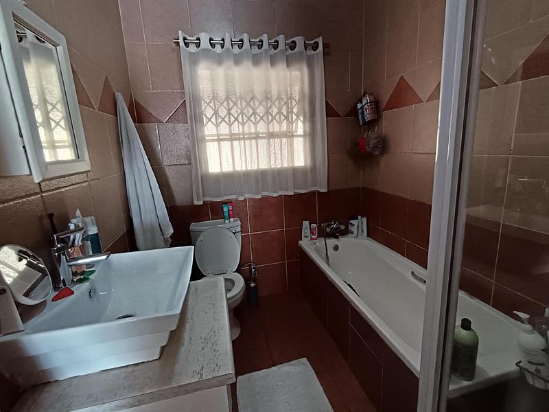 3 Bedroom Property for Sale in Sunnyrock Gauteng
