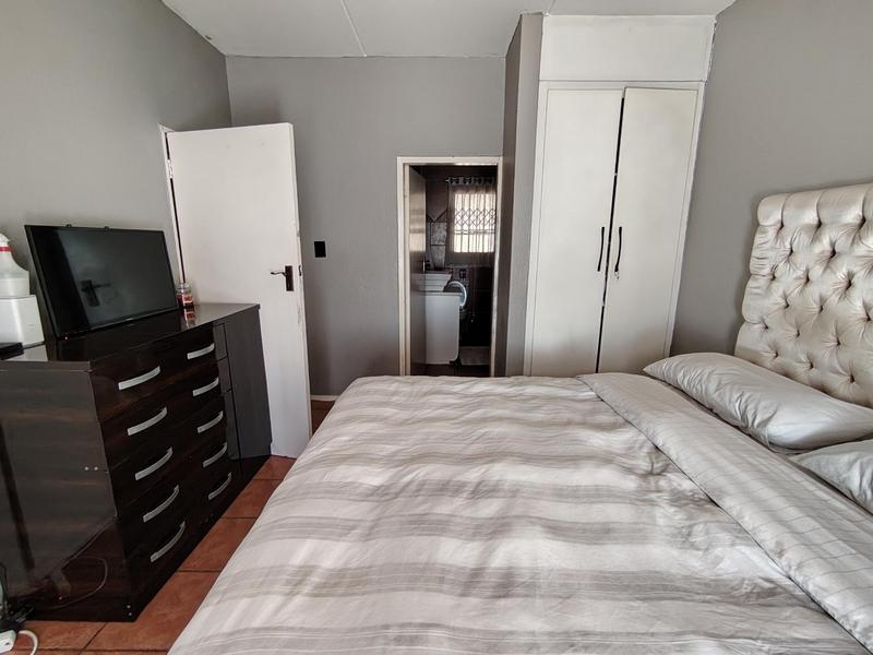 3 Bedroom Property for Sale in Sunnyrock Gauteng