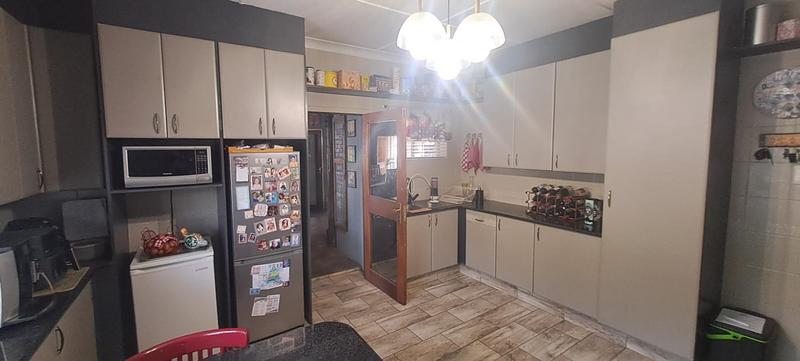 4 Bedroom Property for Sale in Cinderella Gauteng