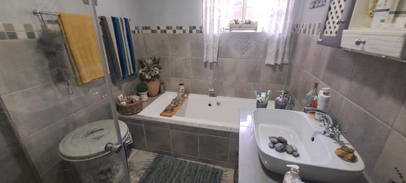 4 Bedroom Property for Sale in Cinderella Gauteng