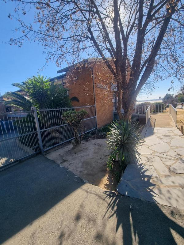 2 Bedroom Property for Sale in Kew Gauteng
