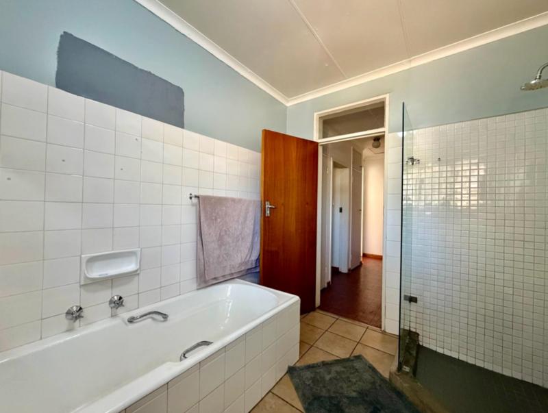 2 Bedroom Property for Sale in Waterkloof Glen Gauteng