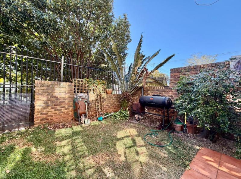 2 Bedroom Property for Sale in Waterkloof Glen Gauteng