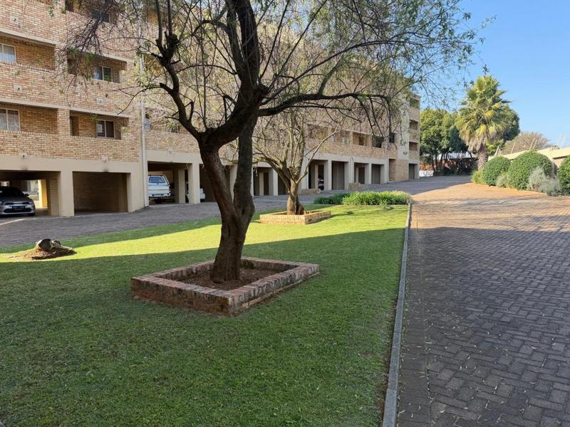 To Let 2 Bedroom Property for Rent in Wilro Park Gauteng