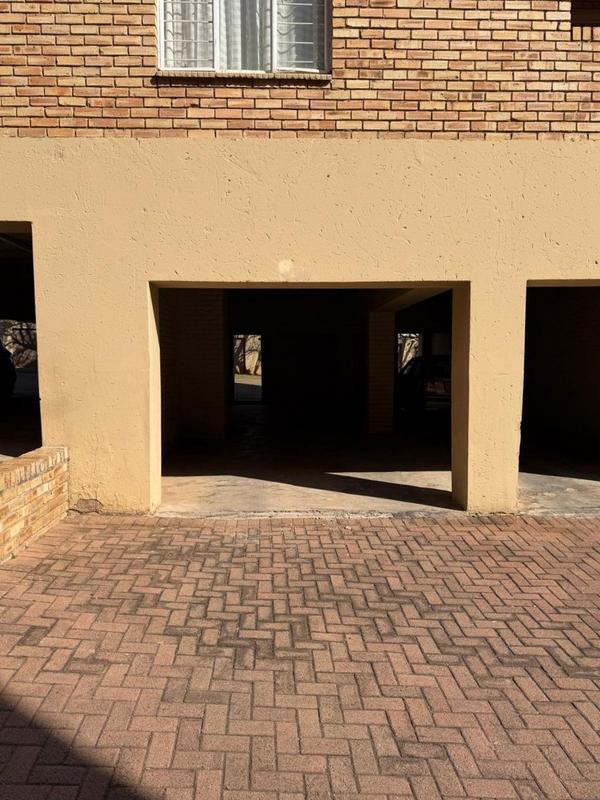 To Let 2 Bedroom Property for Rent in Wilro Park Gauteng