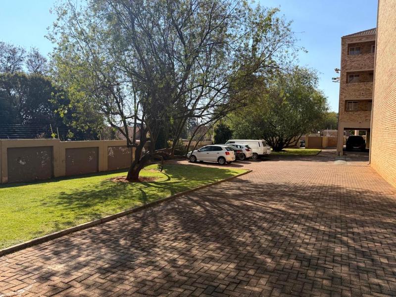 To Let 2 Bedroom Property for Rent in Wilro Park Gauteng