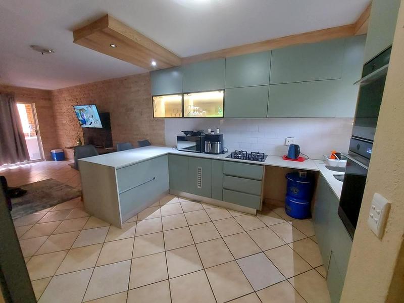 To Let 2 Bedroom Property for Rent in Wilro Park Gauteng
