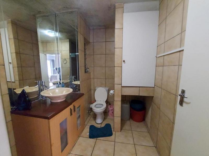 To Let 2 Bedroom Property for Rent in Wilro Park Gauteng