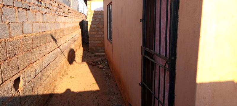 2 Bedroom Property for Sale in Thulani Gauteng