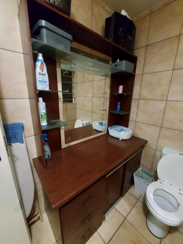 2 Bedroom Property for Sale in Wilro Park Gauteng