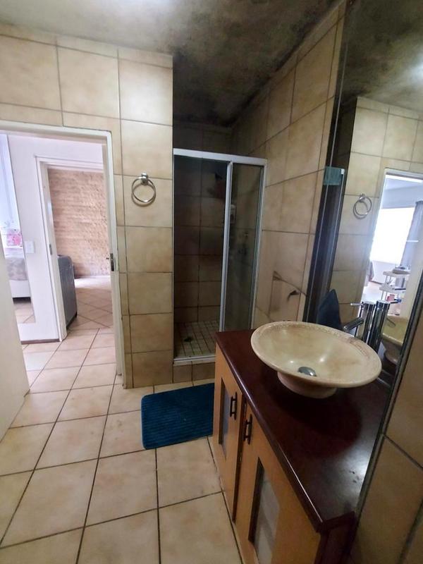 2 Bedroom Property for Sale in Wilro Park Gauteng
