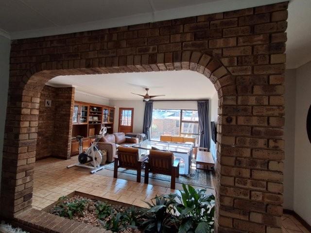 4 Bedroom Property for Sale in Vanderbijlpark SE 3 Gauteng