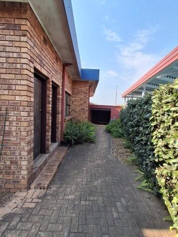 4 Bedroom Property for Sale in Vanderbijlpark SE 3 Gauteng