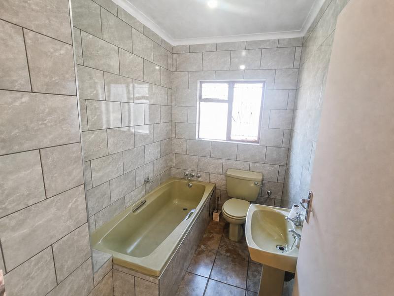 To Let 4 Bedroom Property for Rent in Dersley Gauteng
