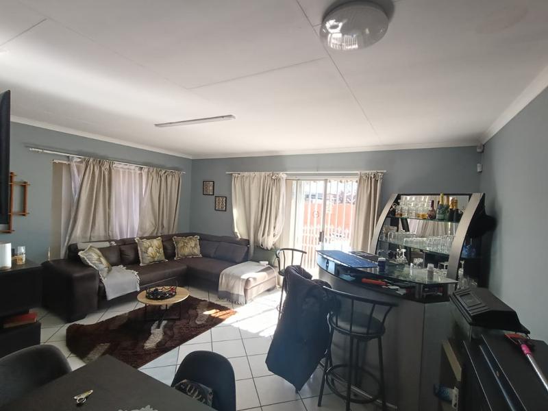 3 Bedroom Property for Sale in Casseldale Gauteng