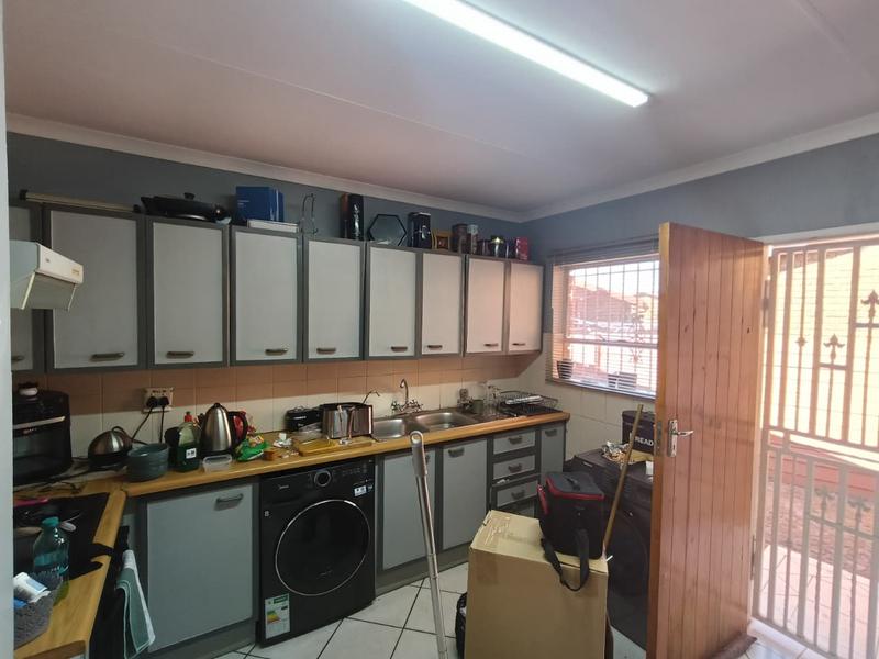 3 Bedroom Property for Sale in Casseldale Gauteng