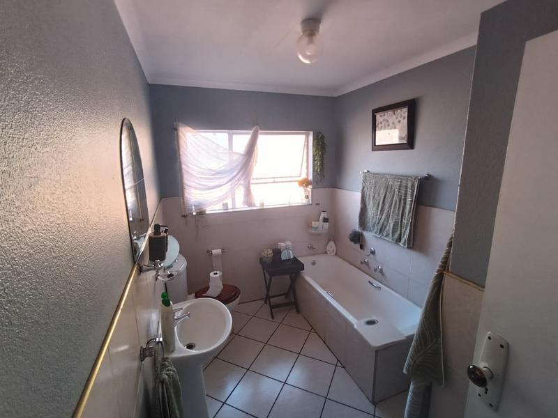 3 Bedroom Property for Sale in Casseldale Gauteng