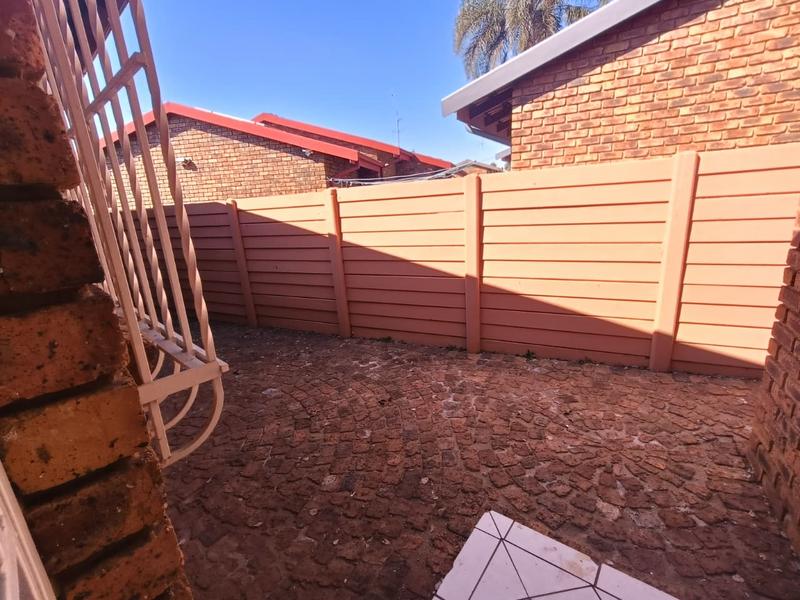 3 Bedroom Property for Sale in Casseldale Gauteng