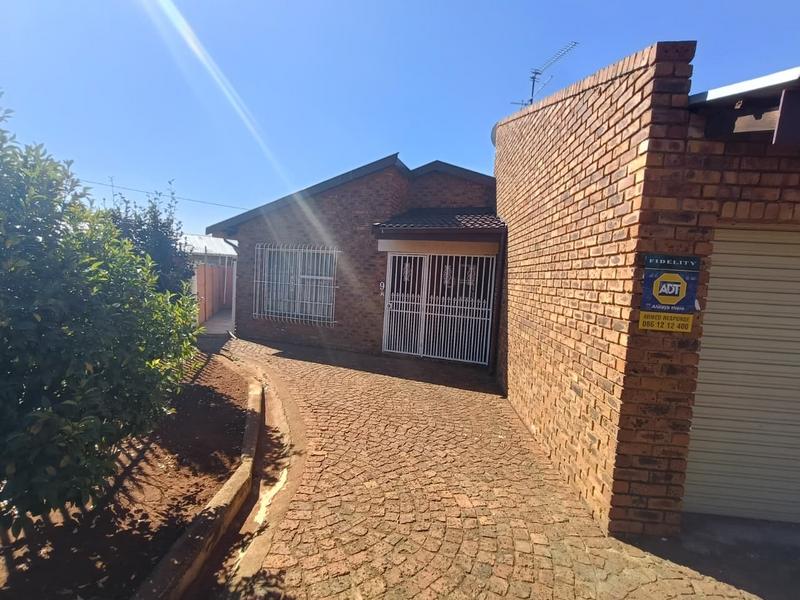 3 Bedroom Property for Sale in Casseldale Gauteng