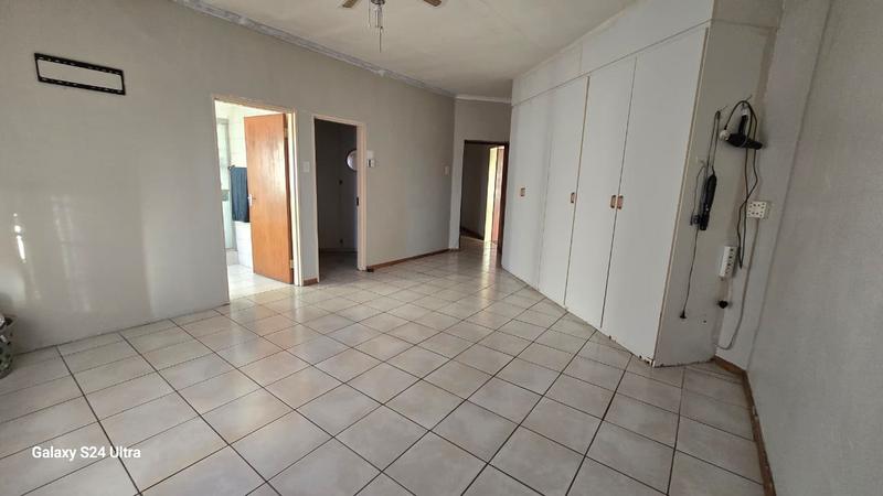 4 Bedroom Property for Sale in Klippoortje Gauteng