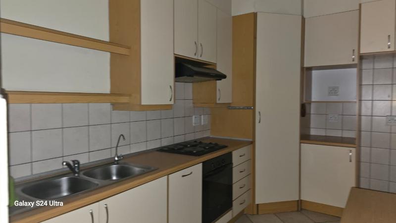 4 Bedroom Property for Sale in Klippoortje Gauteng