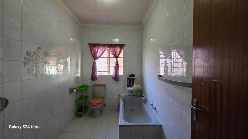 4 Bedroom Property for Sale in Klippoortje Gauteng