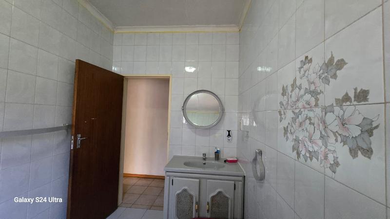 4 Bedroom Property for Sale in Klippoortje Gauteng
