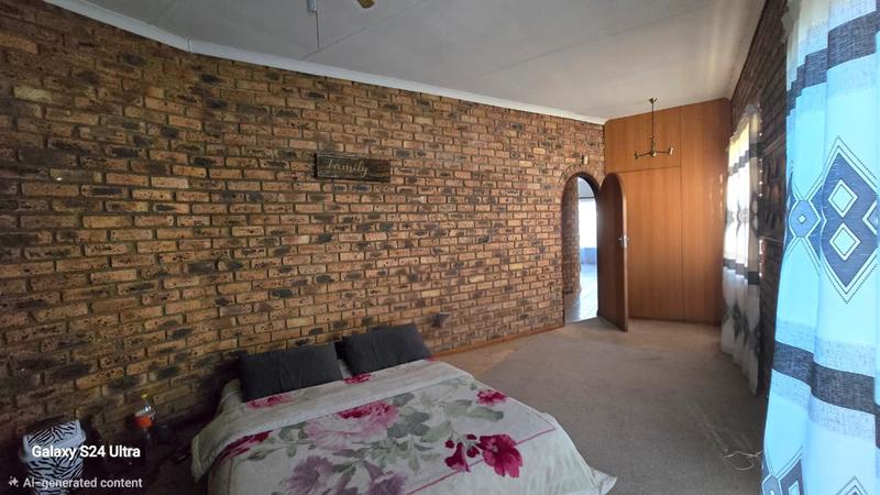 4 Bedroom Property for Sale in Klippoortje Gauteng