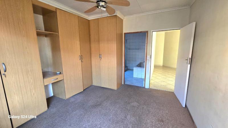 4 Bedroom Property for Sale in Klippoortje Gauteng