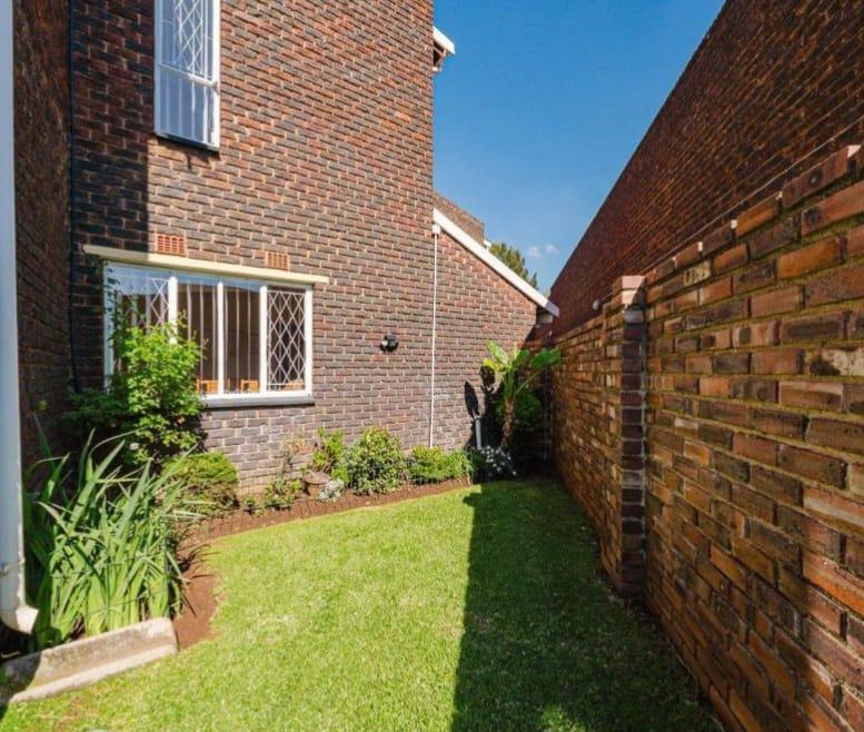3 Bedroom Property for Sale in Brackenhurst Gauteng