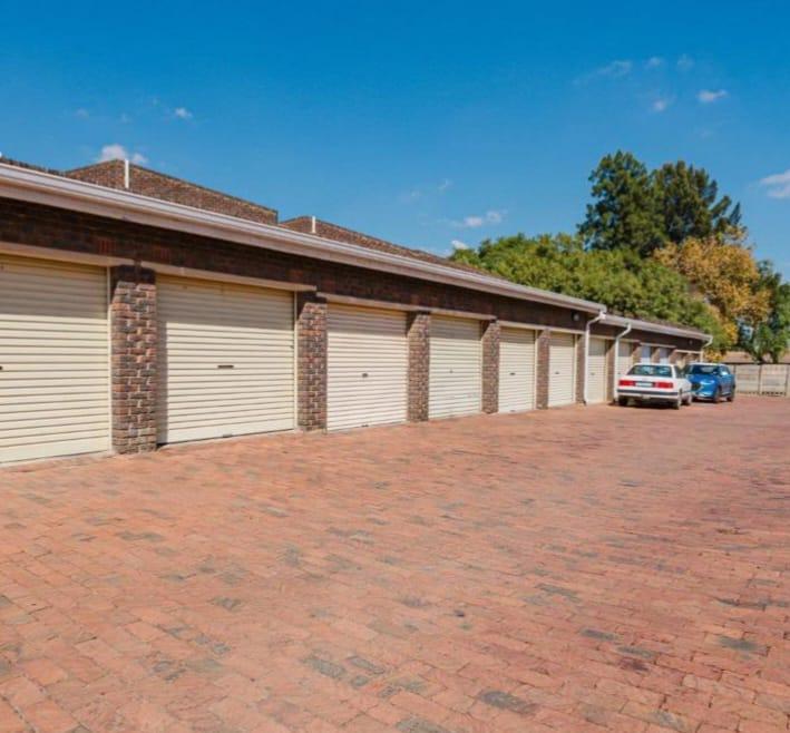 3 Bedroom Property for Sale in Brackenhurst Gauteng