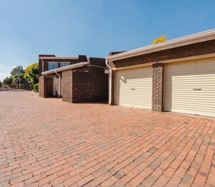 3 Bedroom Property for Sale in Brackenhurst Gauteng