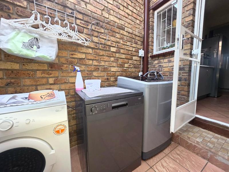 3 Bedroom Property for Sale in Albemarle Ext 2 Gauteng