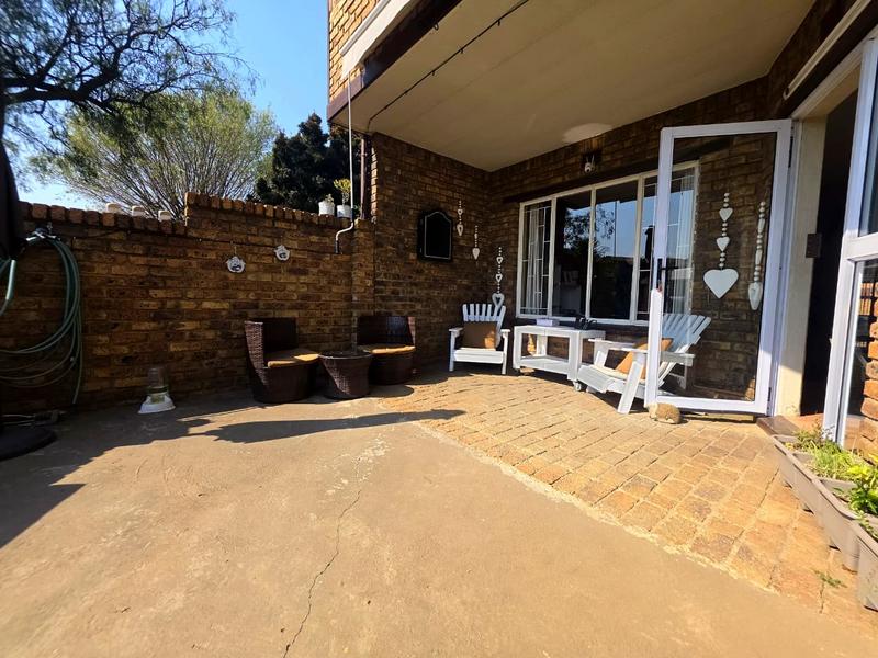 3 Bedroom Property for Sale in Albemarle Ext 2 Gauteng