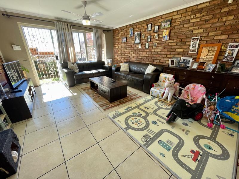 3 Bedroom Property for Sale in Noordheuwel Gauteng