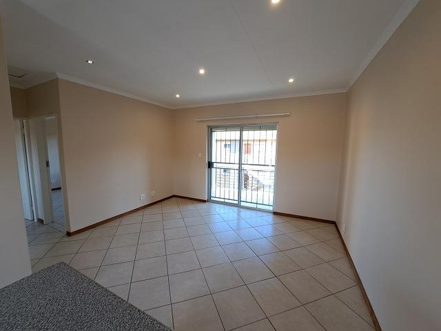 2 Bedroom Property for Sale in Stone Ridge Gauteng