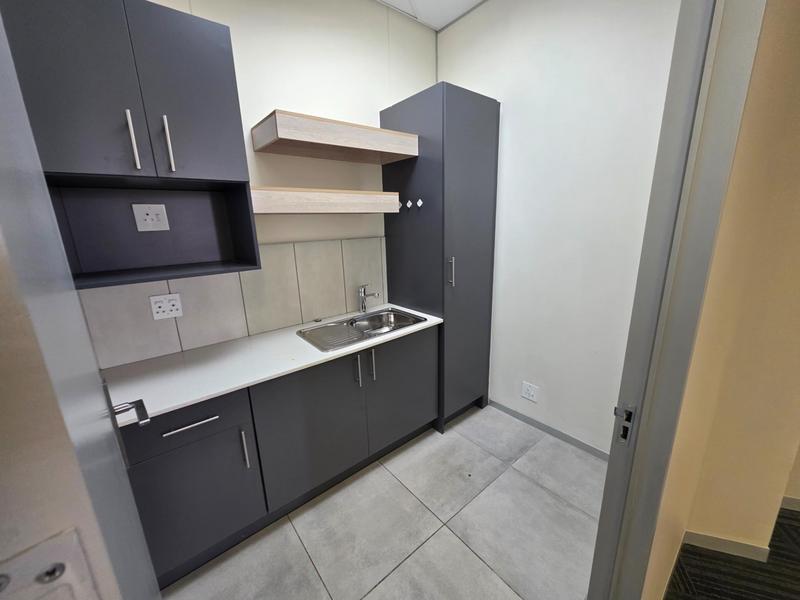 To Let Commercial Property for Rent in Shere Gauteng
