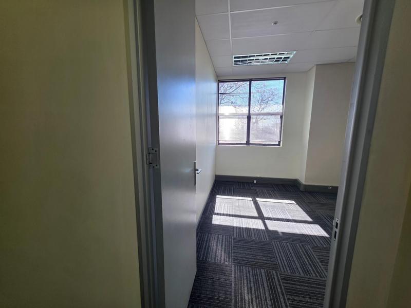 To Let Commercial Property for Rent in Shere Gauteng