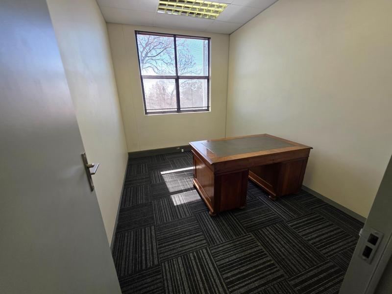 To Let Commercial Property for Rent in Shere Gauteng