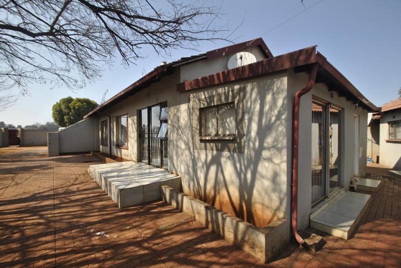 8 Bedroom Property for Sale in Dawn Park Gauteng