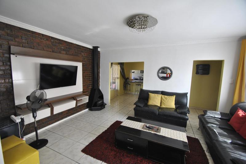 8 Bedroom Property for Sale in Dawn Park Gauteng