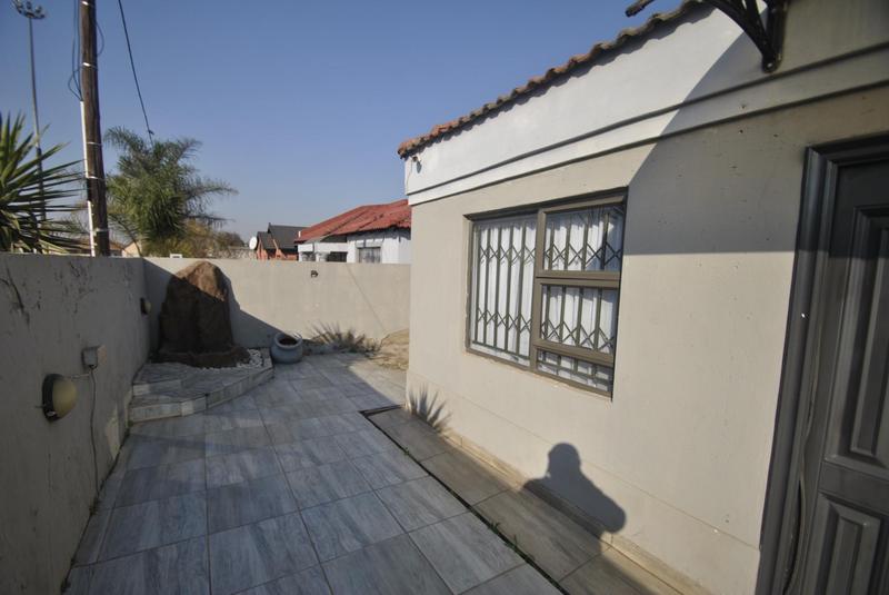 3 Bedroom Property for Sale in Vosloorus Gauteng