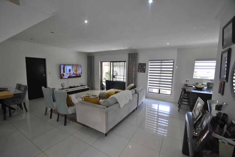 3 Bedroom Property for Sale in Thatchfield Gauteng