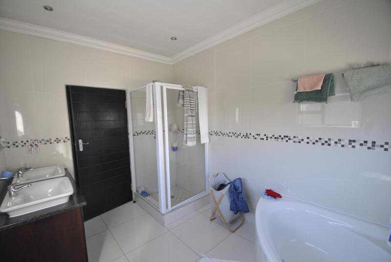 3 Bedroom Property for Sale in Thatchfield Gauteng
