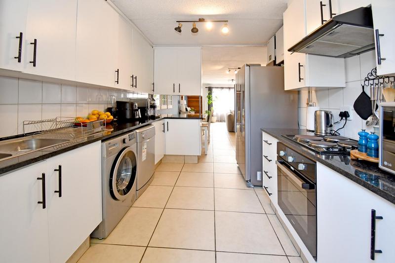 2 Bedroom Property for Sale in Morningside Gauteng