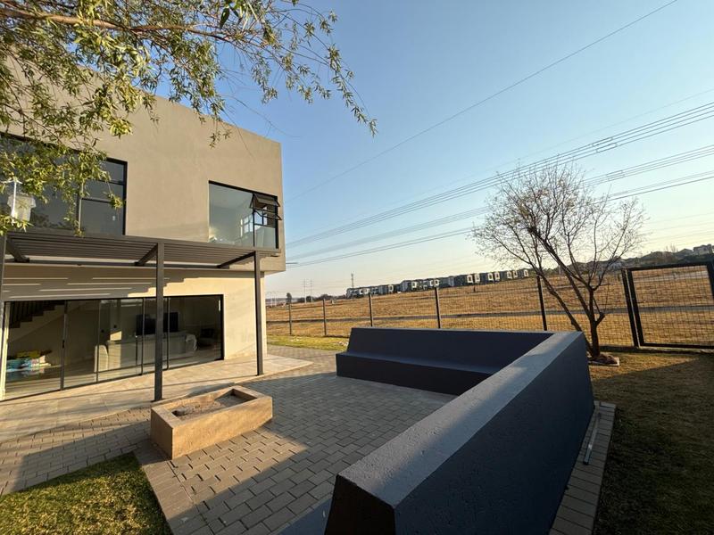 4 Bedroom Property for Sale in Midstream Meadows Gauteng
