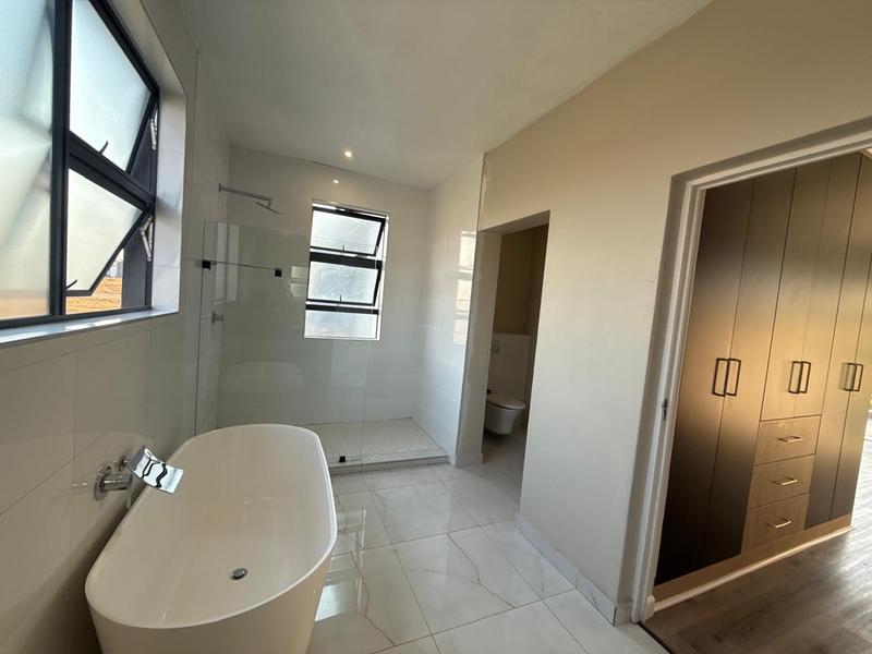 4 Bedroom Property for Sale in Midstream Meadows Gauteng